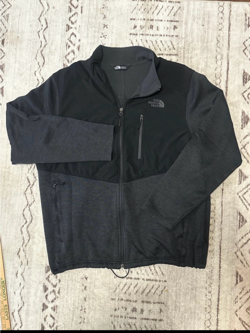 The North Face Men's Two-Tone Black & Charcoal Lightweight Jacket